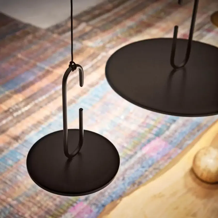Innovative Penta Clip suspension lamp with circular dark metal and quality matt black finish