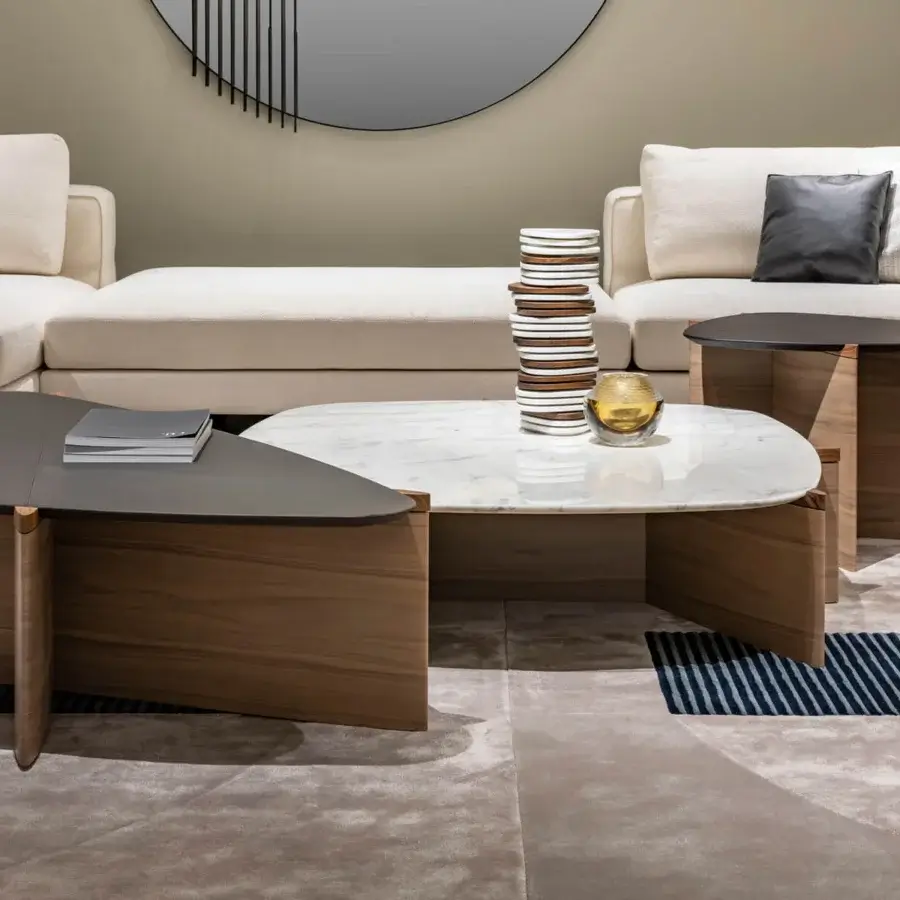 Exceptional Giorgetti Griffe coffee table crafted in Canaletto walnut with a glossy marble top and pau ferro accents