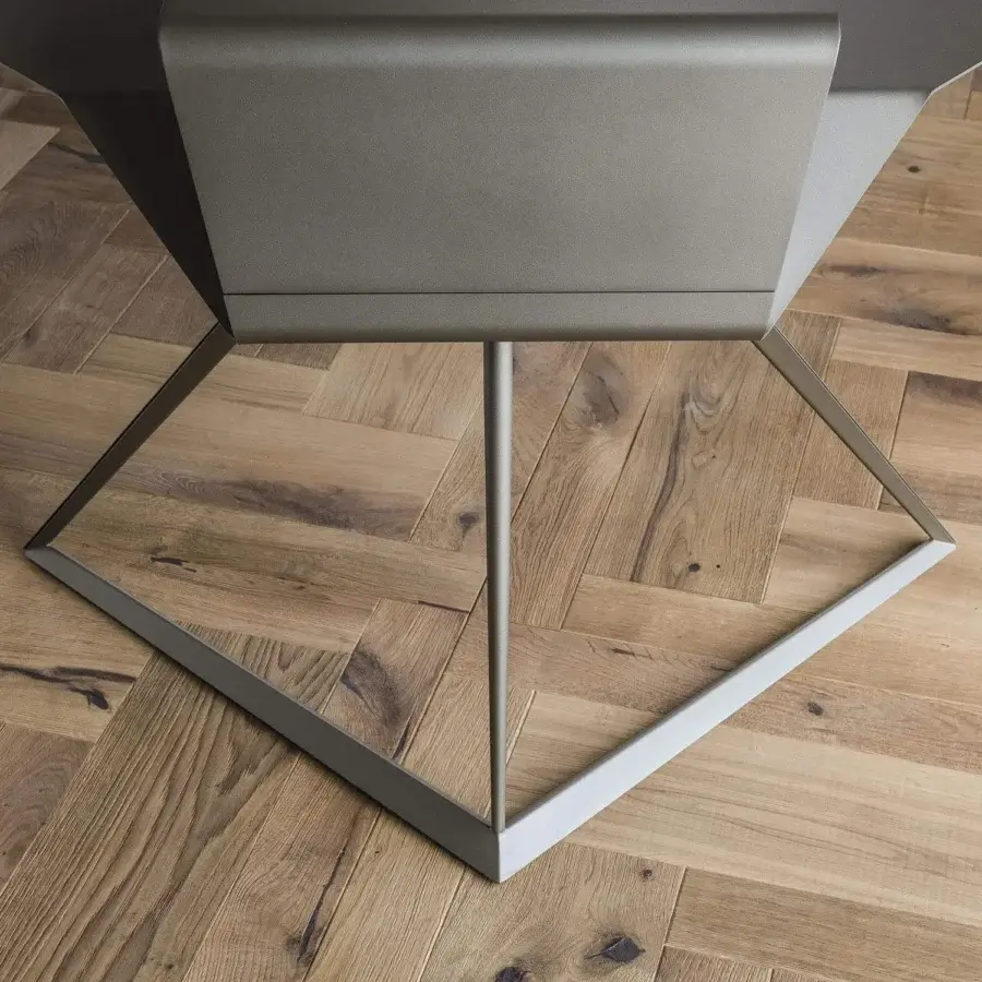 Superior Cattelan Italia Storm desk with graphite embossed lacquered steel structure and sleek uniform coloring