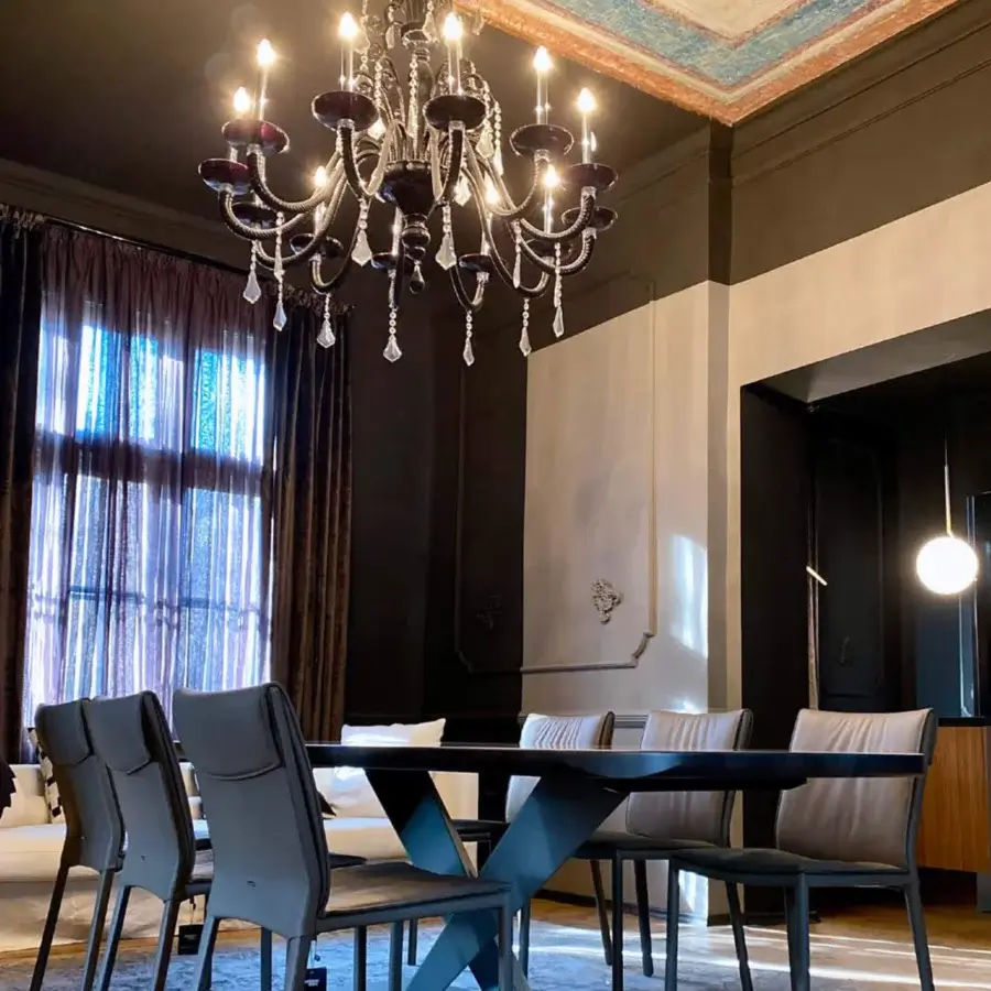 Distinguished Barovier&Toso Izmir chandelier crafted in plum glass with gilded metal fixture and arms for enhanced brilliance