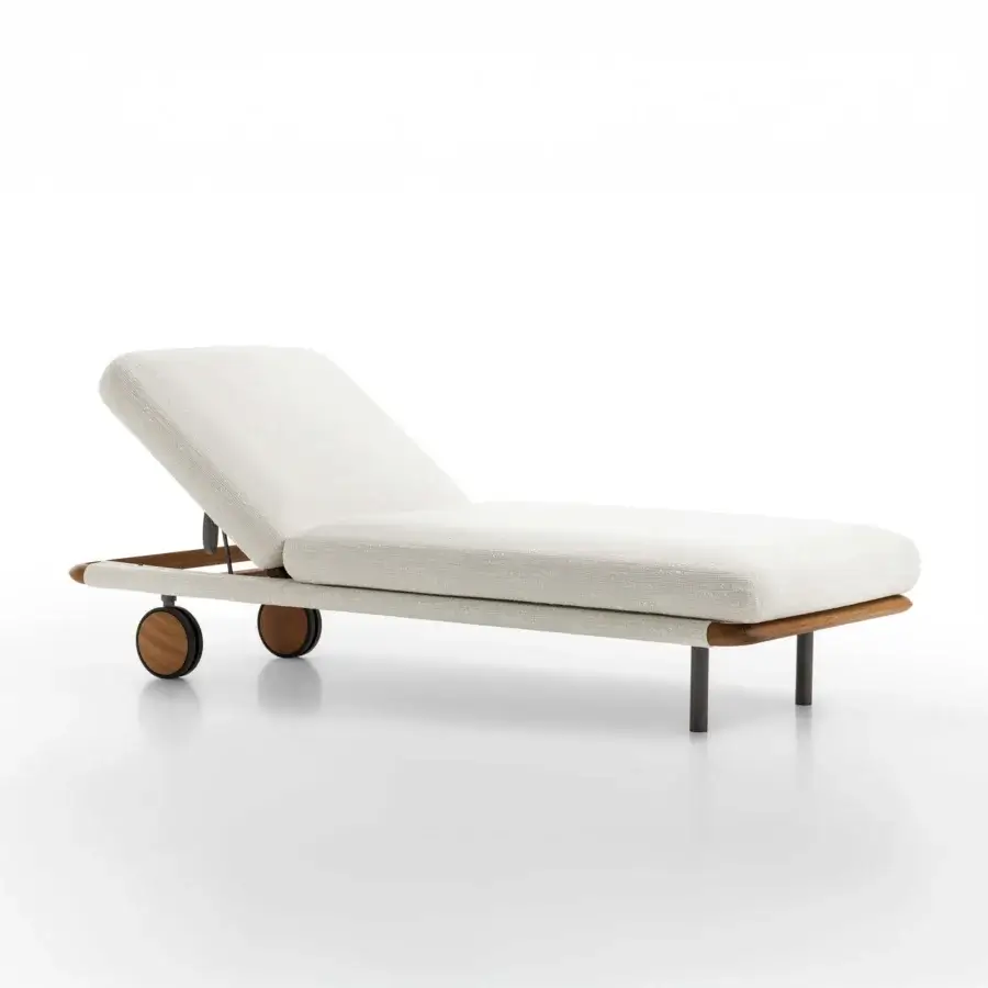 Exceptional Giorgetti Moorea lounger crafted with pewter painter stainless steel and painted Teak, featuring removable off-white fabric upholstery