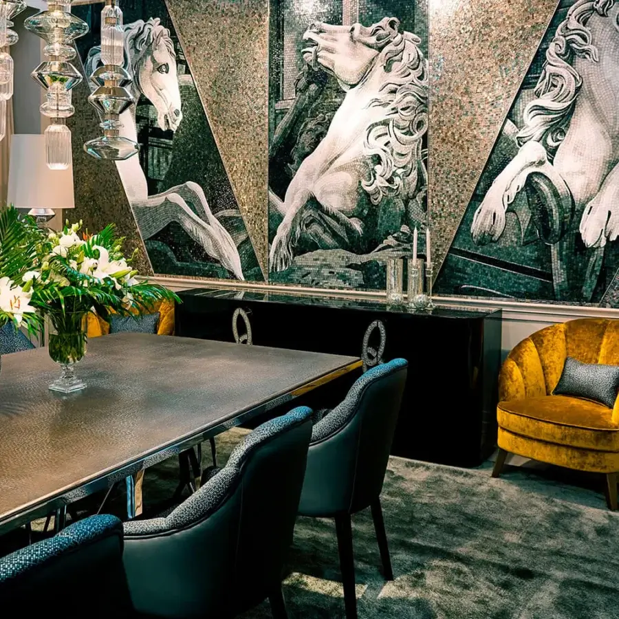Refined Sicis Borgia table with sleek metal structure and striking mirror tabletop in a charcoal tone