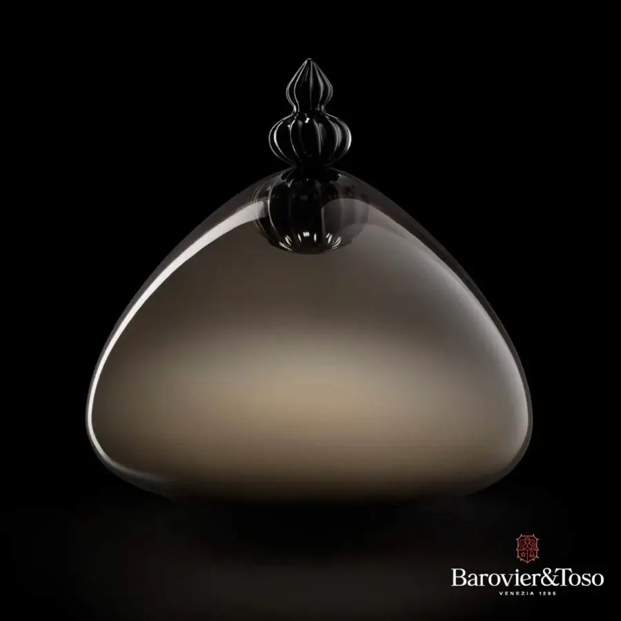 Exceptional Barovier&Toso Padma table lamp with hand-blown glass, amber gradients and delicate Murano ribbing crafted with a glossy finish