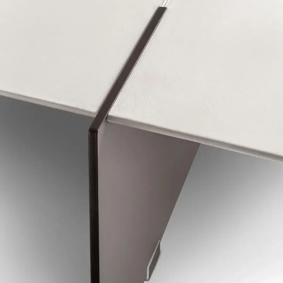 Superior Giorgetti Ghiblim coffee table crafted with pewter-painted metal, Canaletto walnut inlay and matte off-white marble