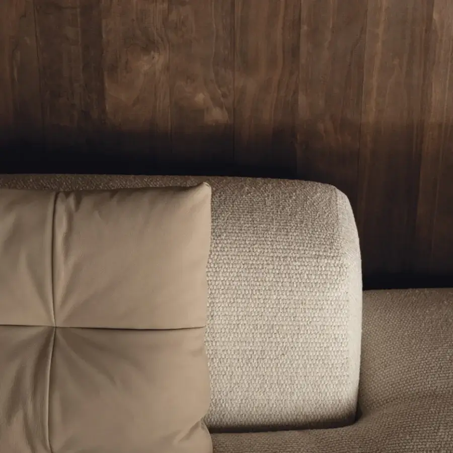 Superior Cierre1972 Montgomery sectional in textured taupe textile with matte cushions—a refined Italian design