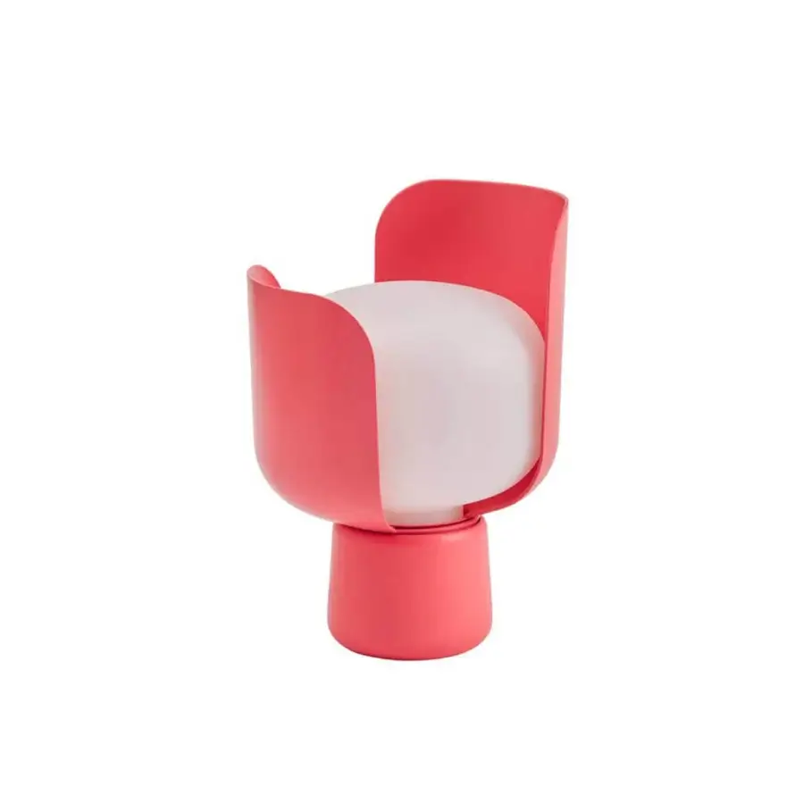 Superior FontanaArte Blom table lamp with coral-red painted aluminum, polycarbonate petals and a milk-white polyethylene diffuser in matte finish