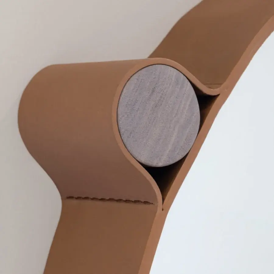 Elegant Cierre1972 Miro mirror crafted in medium brown leather with wood detail and seamless construction