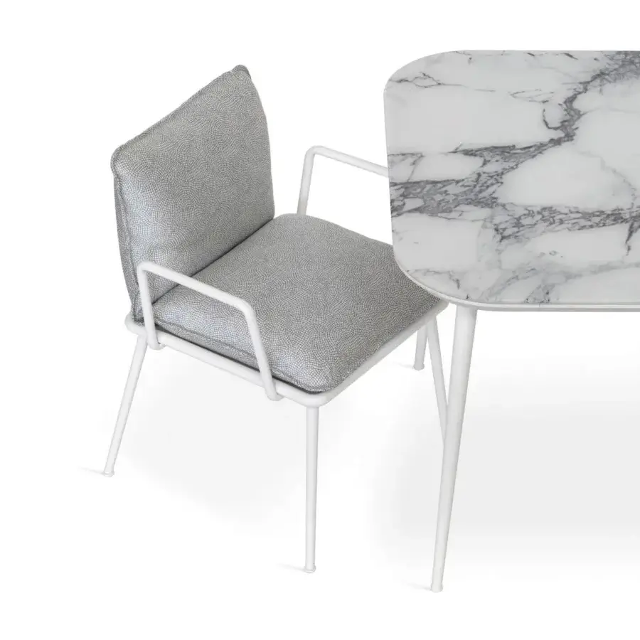 Superior Sicis Filicudi table with a white and grey veined Vetrite top and matte white lacquered aluminum base