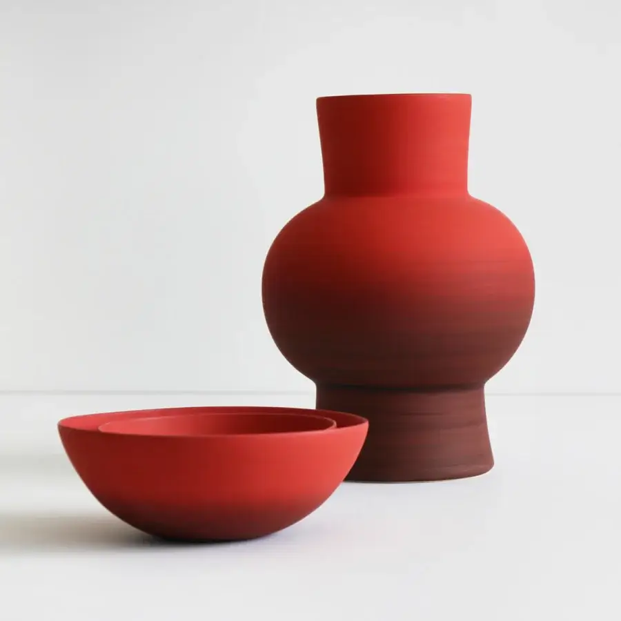 Superior Rina Menardi Royal vase set crafted from baked clay with a smooth matte finish in gradient red tones