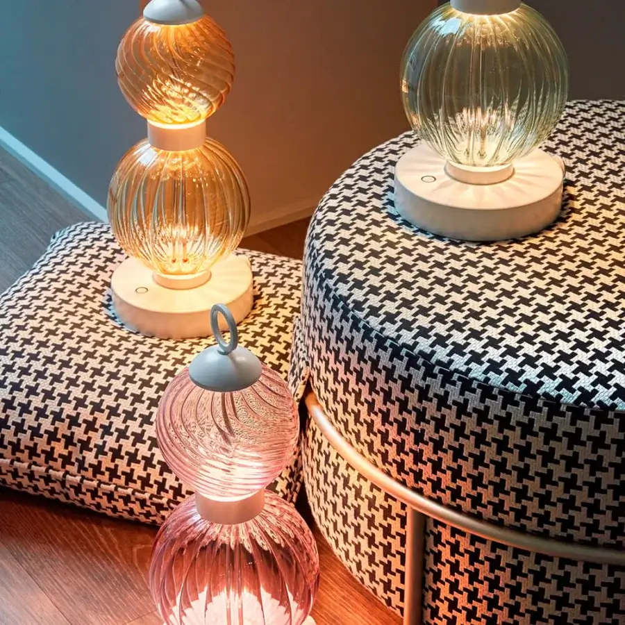 Superior Sicis Drop Battery Murano table lamp in soft pink with amber undertones and satin-finished metal construction