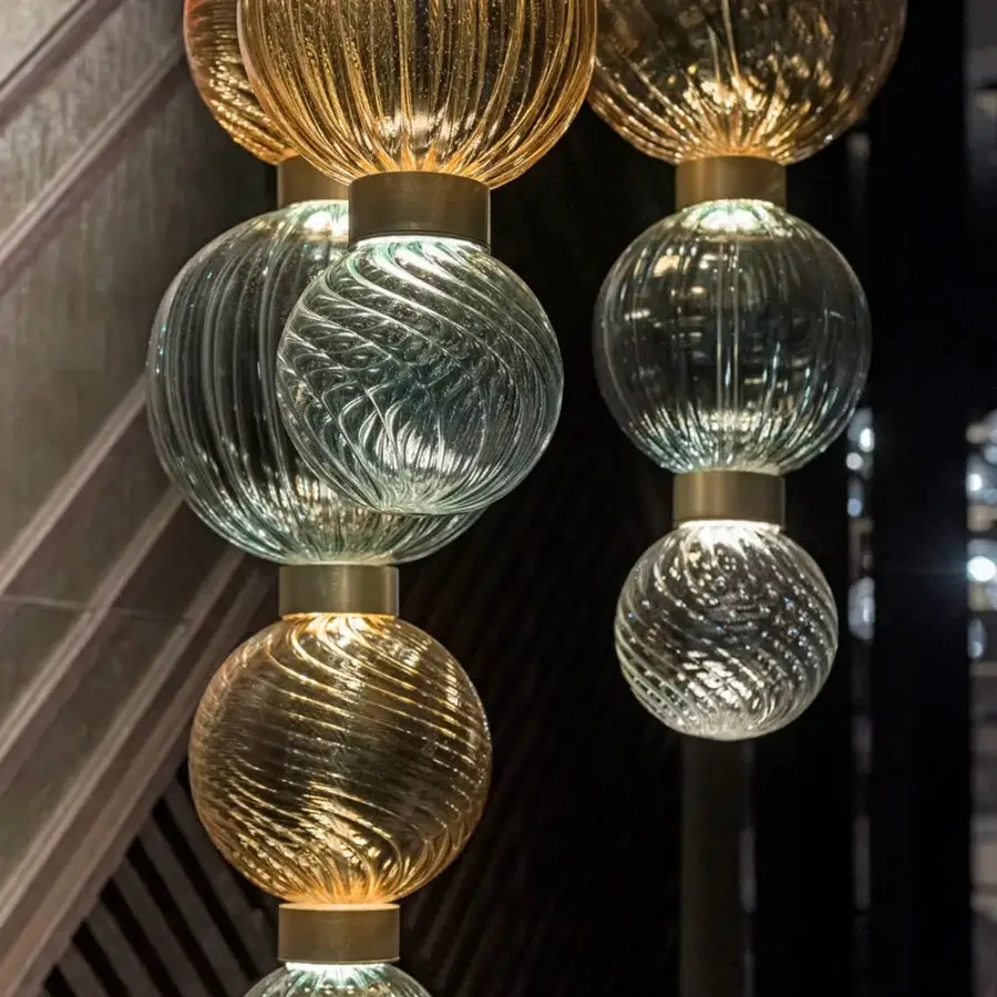 Luxury Sicis Drop suspension lamp with hand-blown Pyrex glass spheres and satin metal frames in polished brass tones