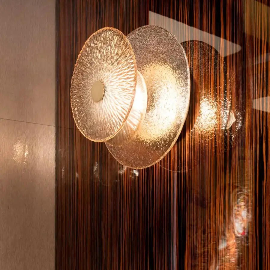 Superior Sicis Andromeda wall lamp crafted from brass with layered textured glass and champagne finish