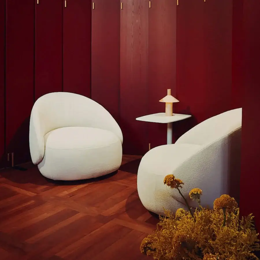 Exceptional Lapalma Kipu Club lounge chair with an ergonomic backrest upholstered in textured off-white textile with a matte finish