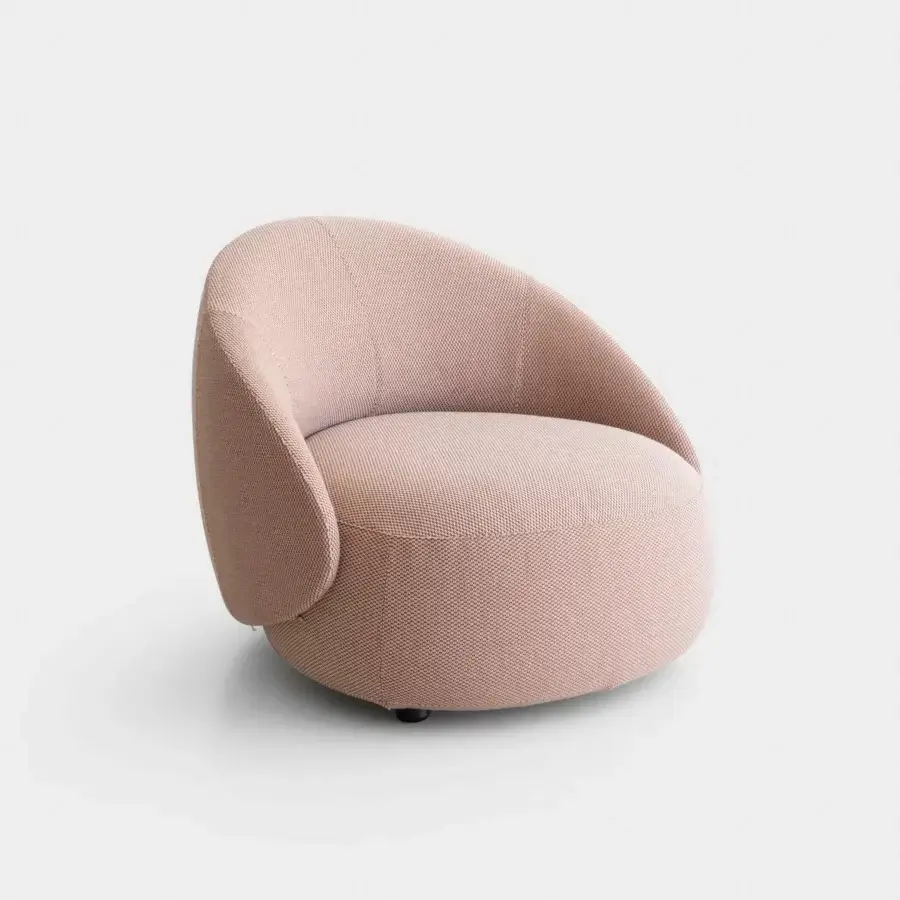 Exceptional Lapalma Kipu Club lounge chair with ergonomic backrest upholstered in textured dusty rose textile