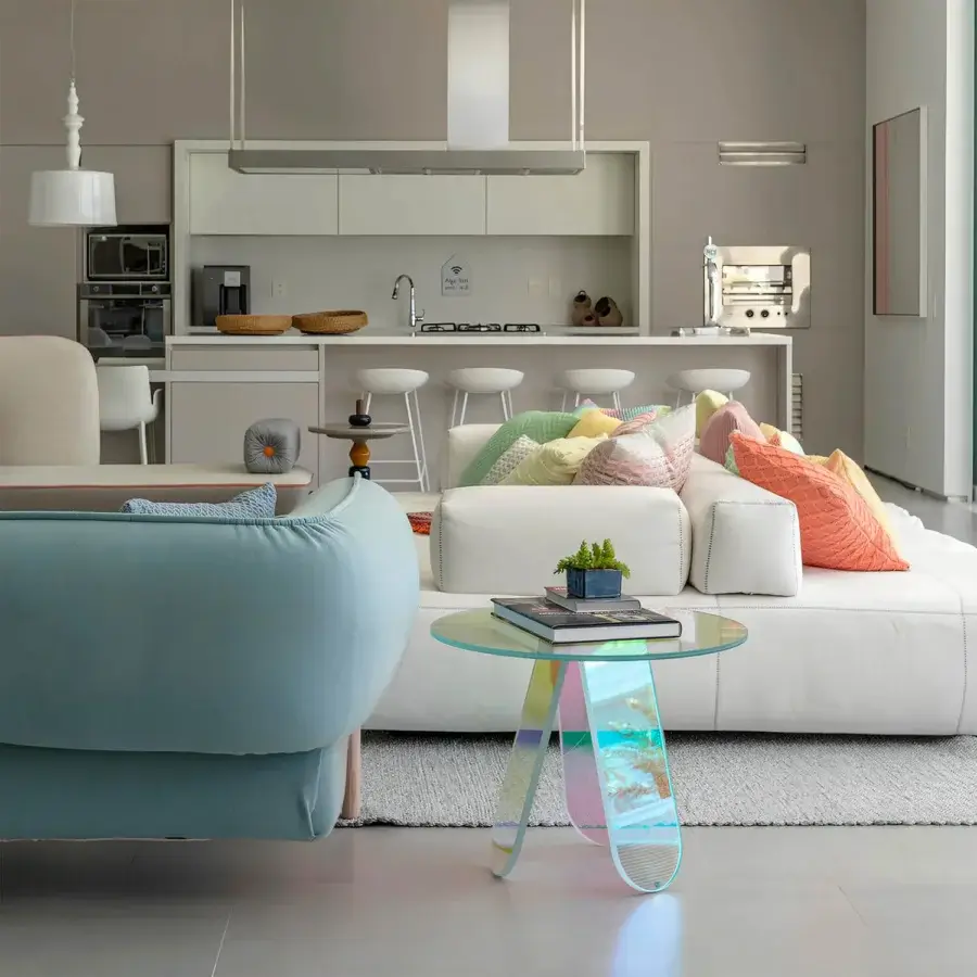 Superior Glas Italia Shimmer side table crafted in iridescent multichromatic laminated and glued glass with a contemporary form