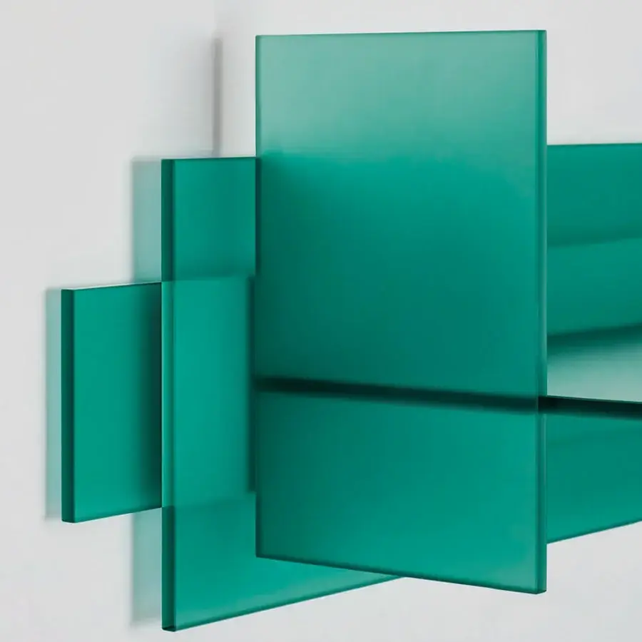 Superior Glas Italia Kazimir shelf built in teal tempered glass with a double-sided acid-etched surface