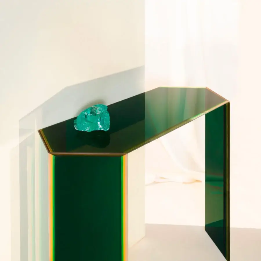 Exceptional Glas Italia Bisel console crafted with five layers of multichromatic glass in deep emerald and high-gloss finish
