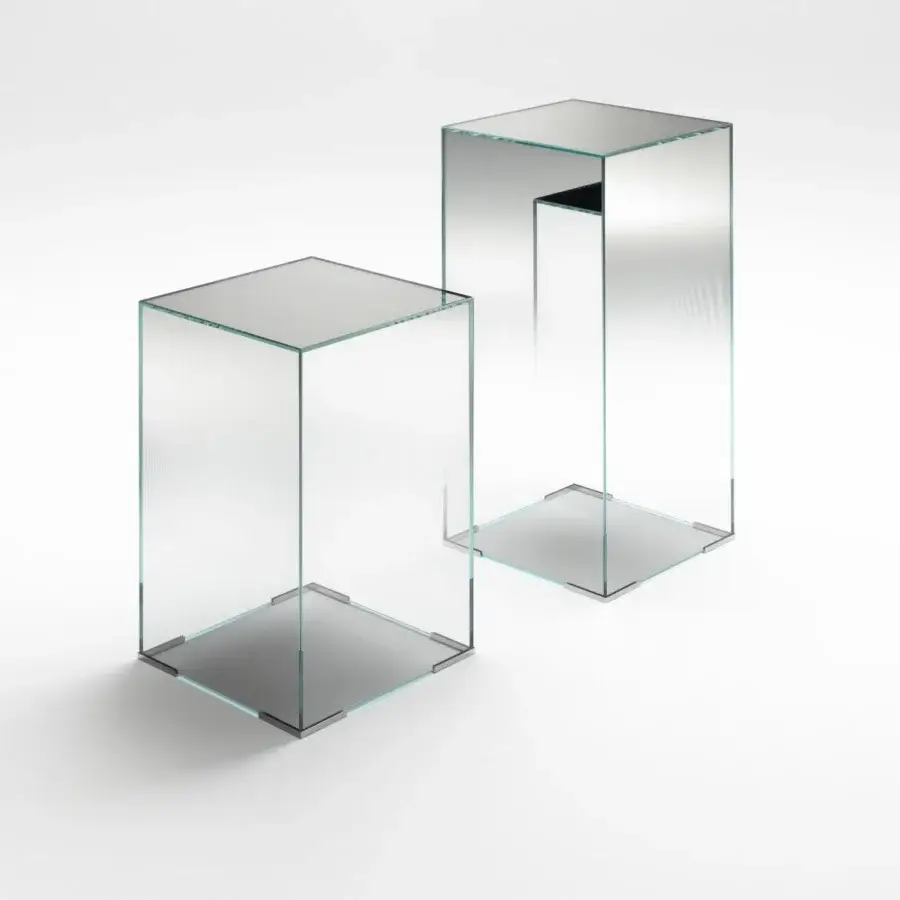 Exceptional Glas Italia Illusion table crafted from beveled crystal glass with degrading mirrored shading