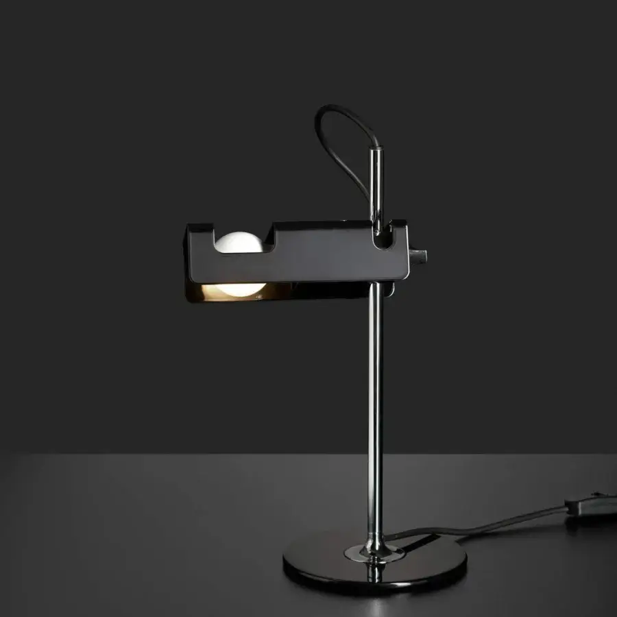 Distinguished Oluce Spider & Spider Mini lamp in fire-painted metal with a lacquered black finish and chrome accents