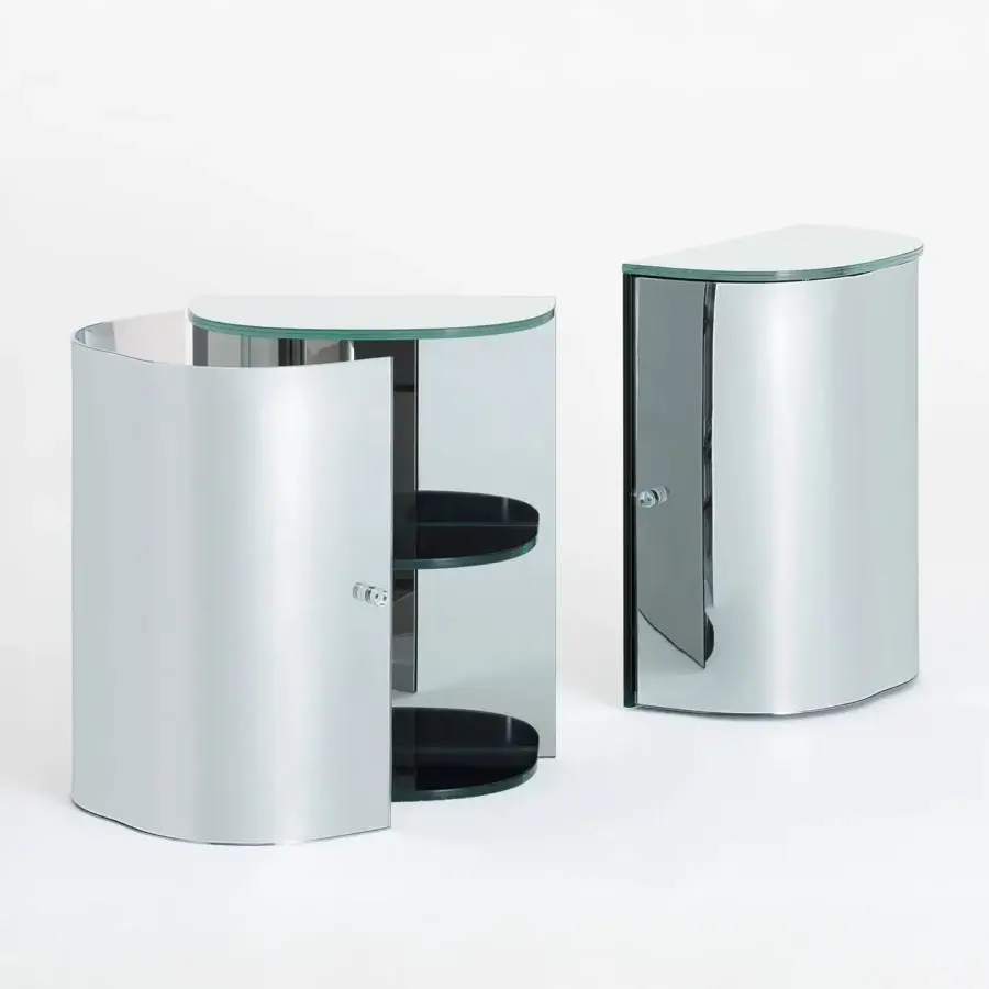Superior Glas Italia Oltralpe nightstand crafted in fully mirrored laminated glass with silver finish and cylindrical handles