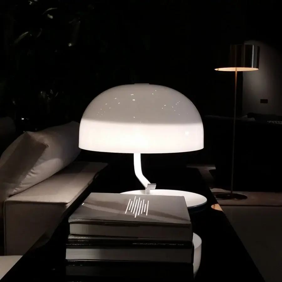 Exclusive Oluce Zanuso table lamp with a glossy Perspex rotary diffuser and lacquered off-white metal base