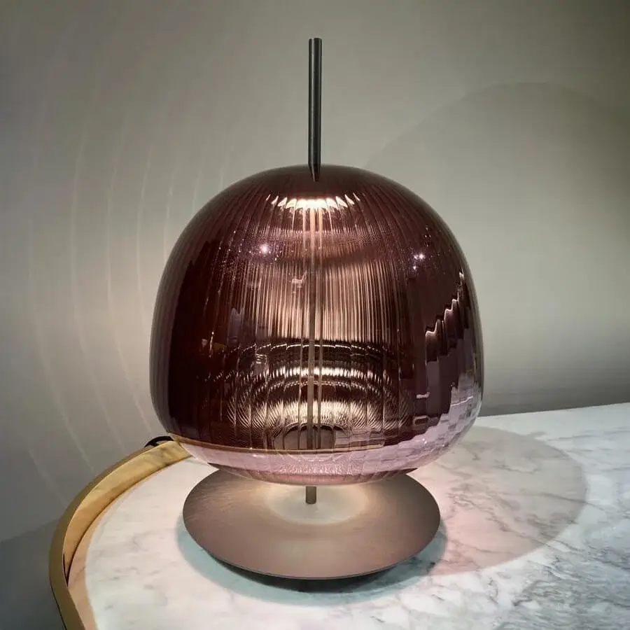 Exquisite melogranoblu Bes table lamp with hand-blown glass and a pleated effect in muted rose with a brushed metal base