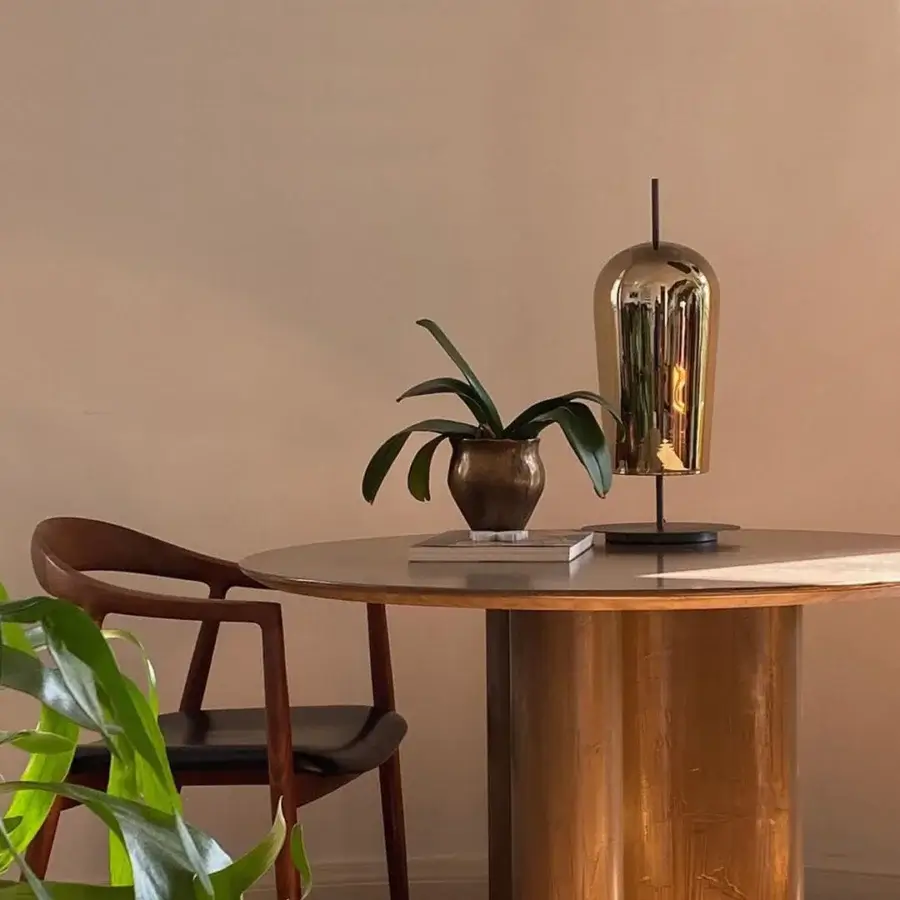 Superior melogranoblu Au Table Lamp with hand-blown gold metallic glass and dark grey varnished metal structure