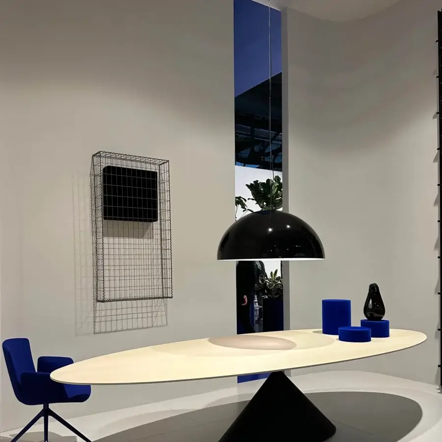Superior Oluce Sonora lamp suspension crafted in Italy with lustrous metal and reflective black finish