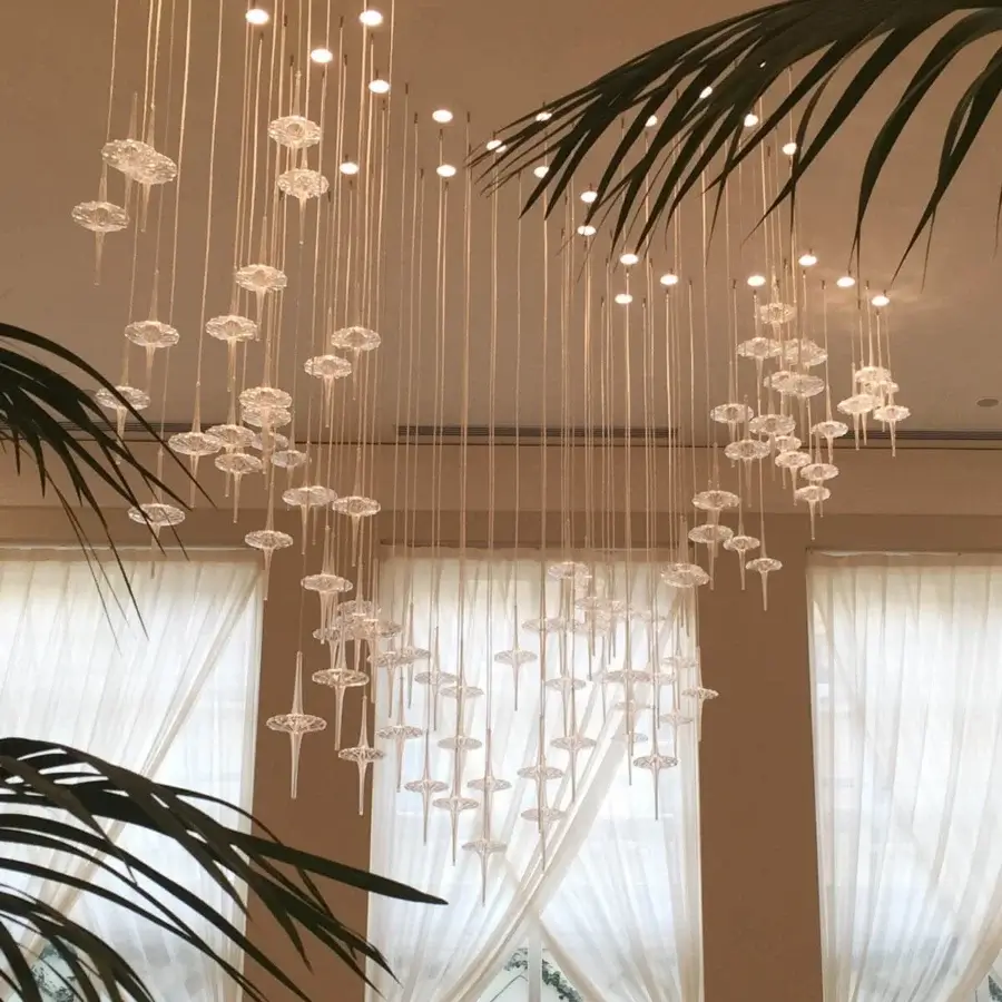 Superior melogranoblu Hydra Datura suspension lamp with metallic cords and translucent hand-blown glass elements in mirror finish