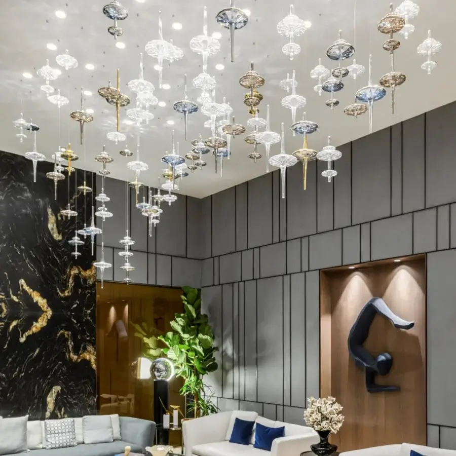 Lavish melogranoblu Hydra Datura suspension lamp with ten hand-blown glass pendants and mirror-finish metal ceiling light