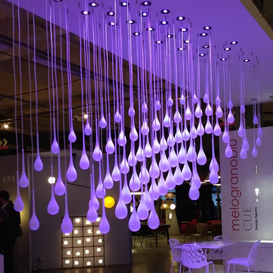 Distinguished melogranoblu Hydra suspension lamp with pale lavender hand-blown glass pendants and metal ceiling fixture in mirror or white lacquered finish