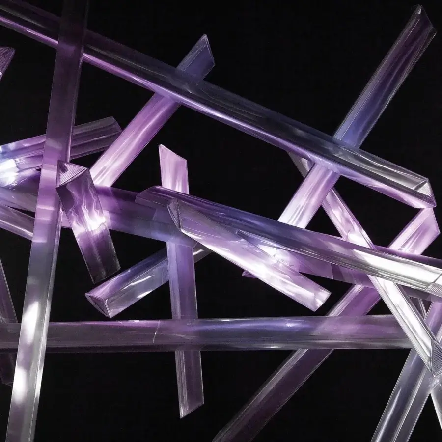 Distinguished Slamp La Traviata suspension lamp in Lentiflex® and methacrylate with a pale lavender to deep violet gradient