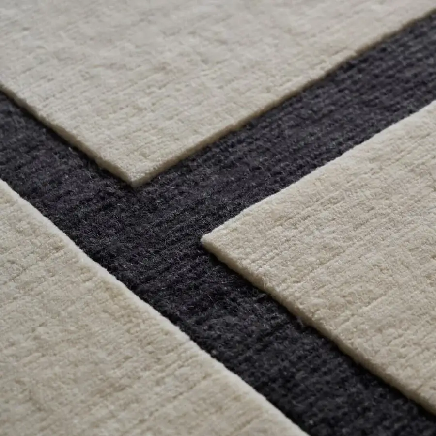 Superior Amini Campiture rug hand-knotted in India with New Zealand wool exhibiting a refined pile loop and cut finish