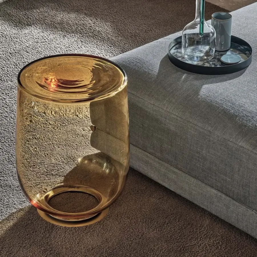 Distinguished Bontempi H2O coffee table crafted in amber hand-blown glass with a glossy finish and unique internal bubbles