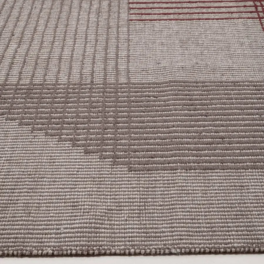 Lavish Amini RD Trace rug with geometric pattern hand-woven in New Zealand wool and finished with a hand-washed carved technique