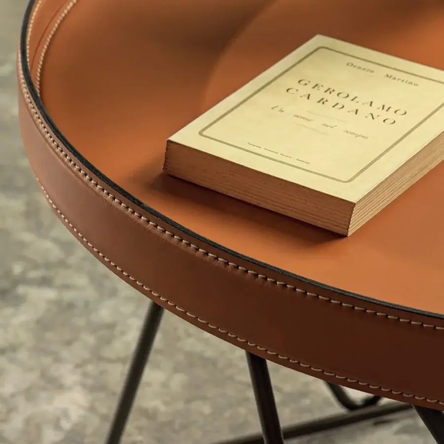 Superior Bontempi Flexus side table with warm brown leather top and lacquered metal base in a smooth matte finish