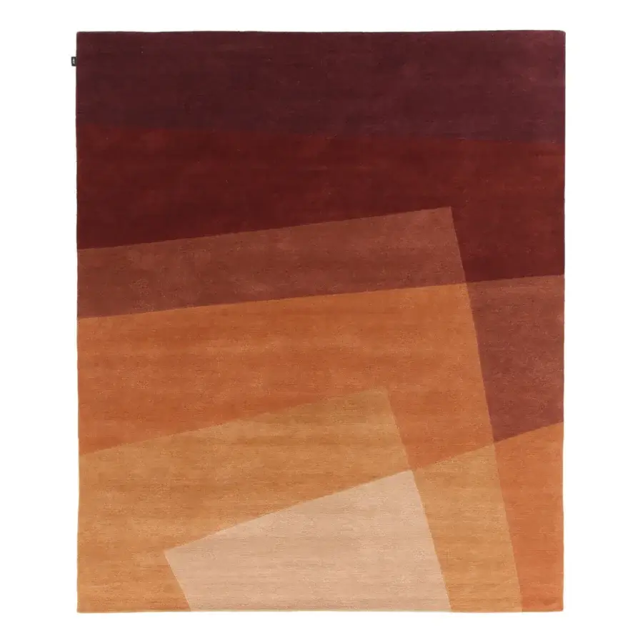 Lavish Amini RD Shade rug hand-knotted in India with a gradient of warm browns and oranges in wool and silk, finished with meticulous carving