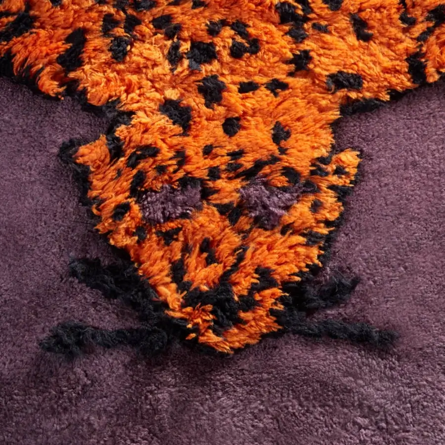 Distinguished Amini Tapipardo rug hand-knotted in pure wool with a carved two-level pile and bold orange, black, purple design