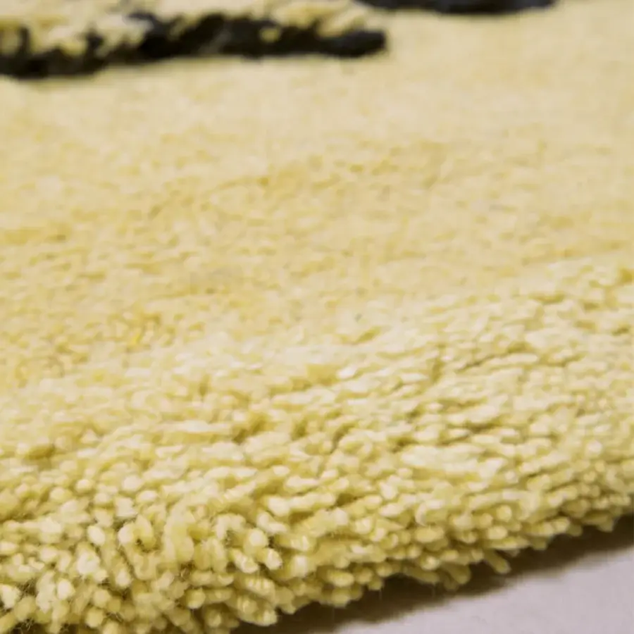 Distinguished Amini Tapileo rug hand-knotted in pure wool with pale yellow geometric design and meticulous hand-washing finish