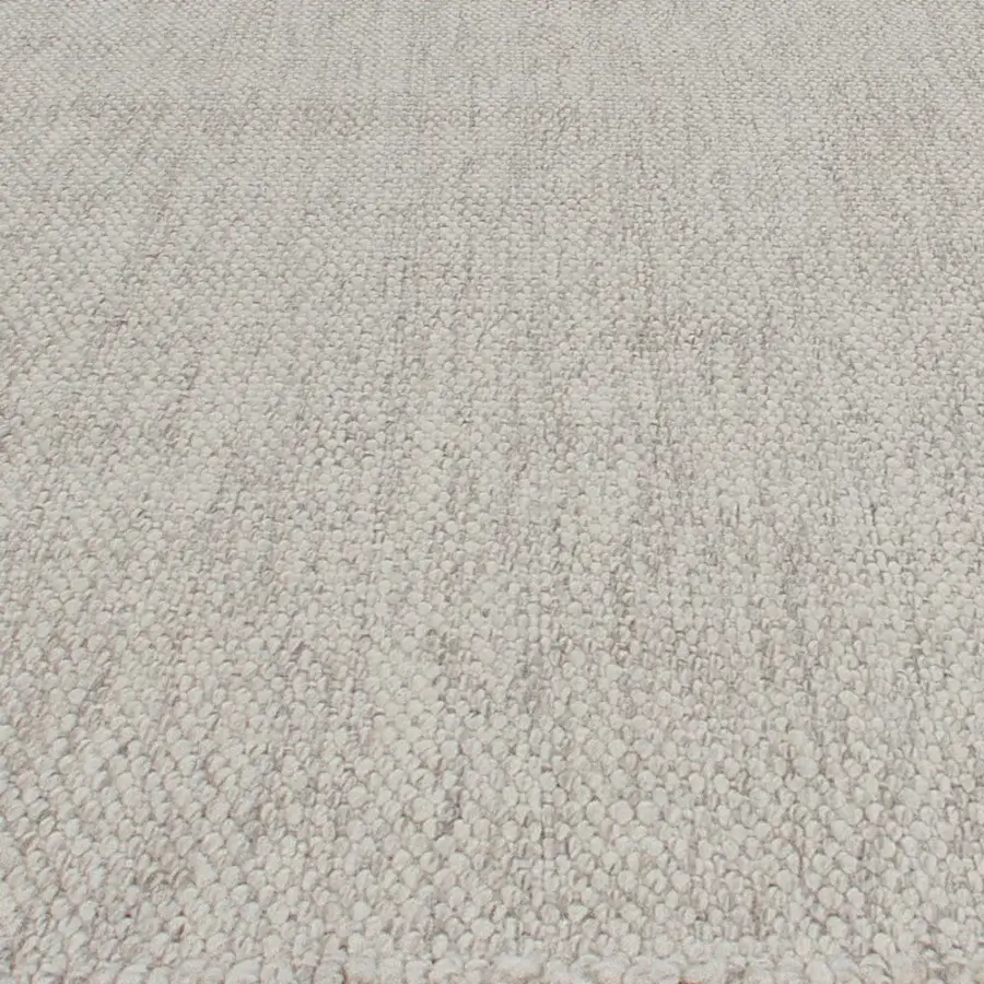 Distinguished Amini Jackie rug hand-woven in India with cream wool exhibiting gradient weave and delicate fringes