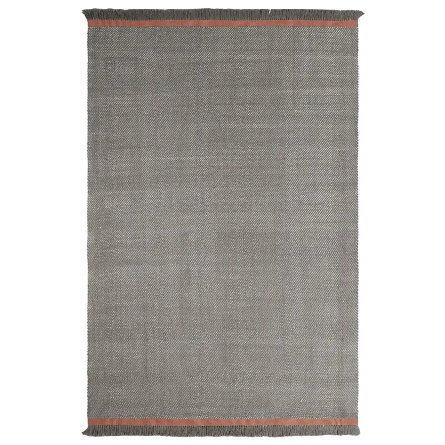 Exceptional Amini Sesame rug crafted in muted grey tones with a reddish-brown border from hand-woven recycled PET with hand-clipped detailing