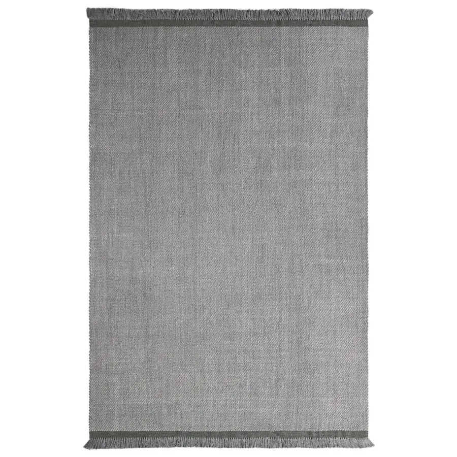 Refined Amini Sesame rug hand-woven in recycled PET with heathered gray and olive detailing along fringed edges