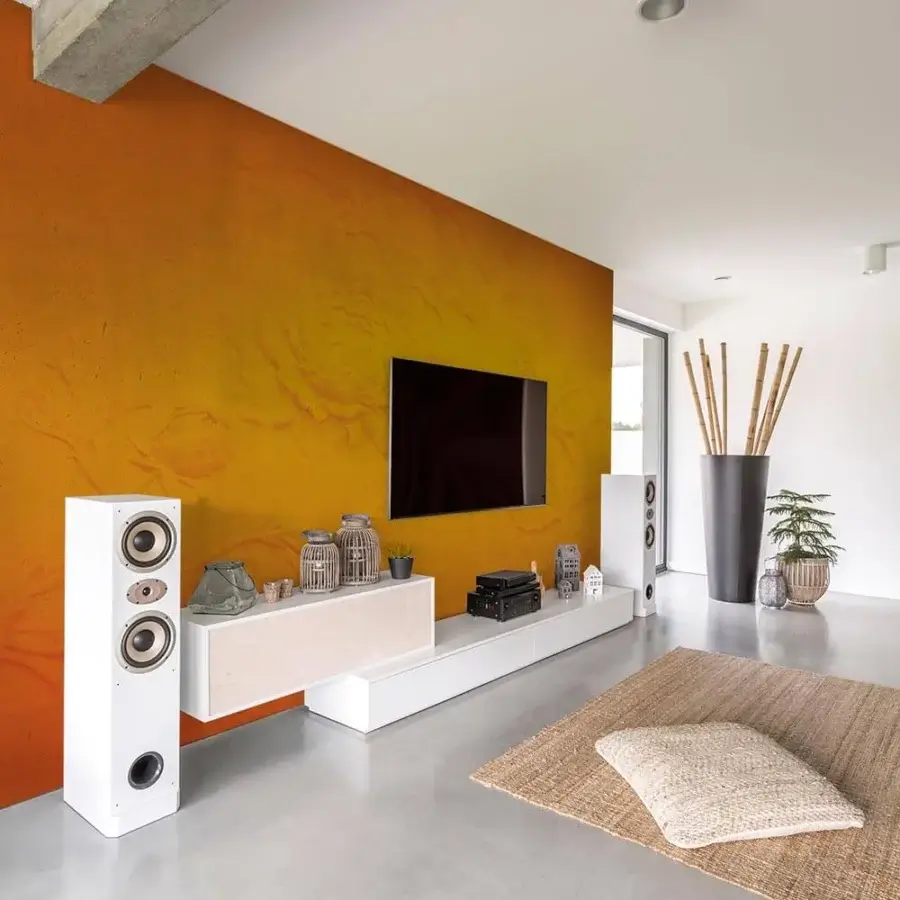 Exceptional Adriani e Rossi Full Grain Herm wallpaper with floral design in warm ocher and fiberglass base with matte finish