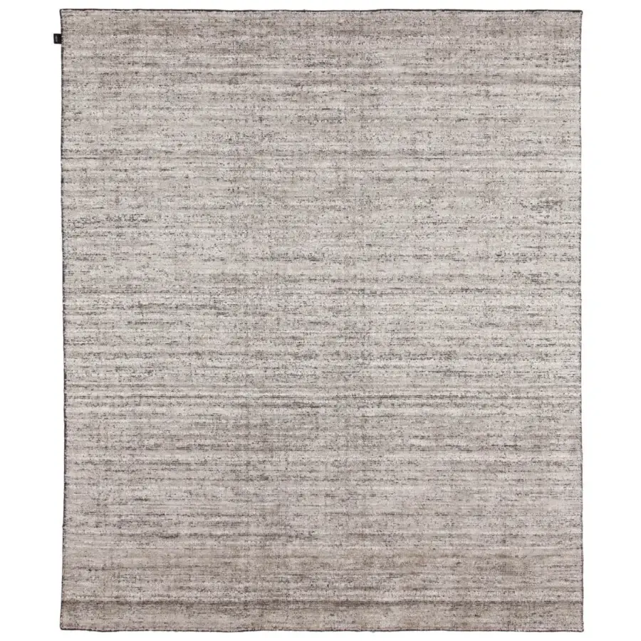 Elegant Amini Perla rug hand-knotted with bamboo silk and wool in neutral beige, exhibiting a refined hand-washed finish