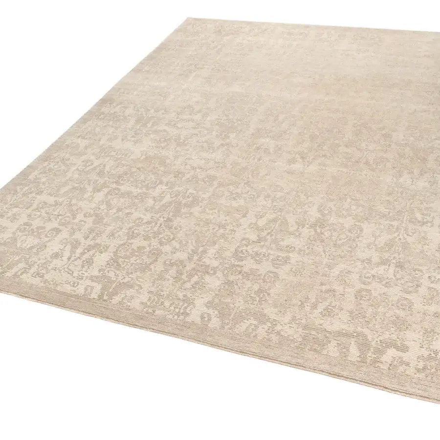 Lavish Amini Mystique rug hand-knotted in Nepal with silk and Tibetan wool in subtle beige and cream tones
