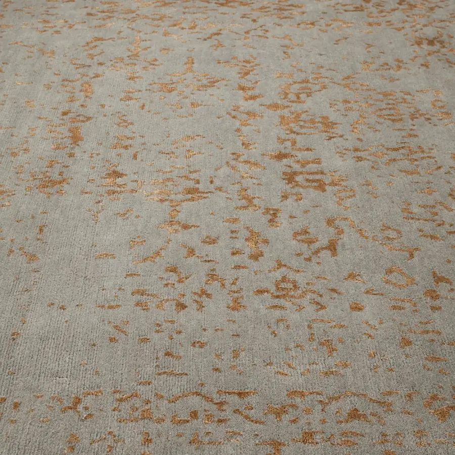 Superior Amini Artemisia rug hand-knotted in India with golden-brown tones against a muted gray wool and viscose pile with carved detailing
