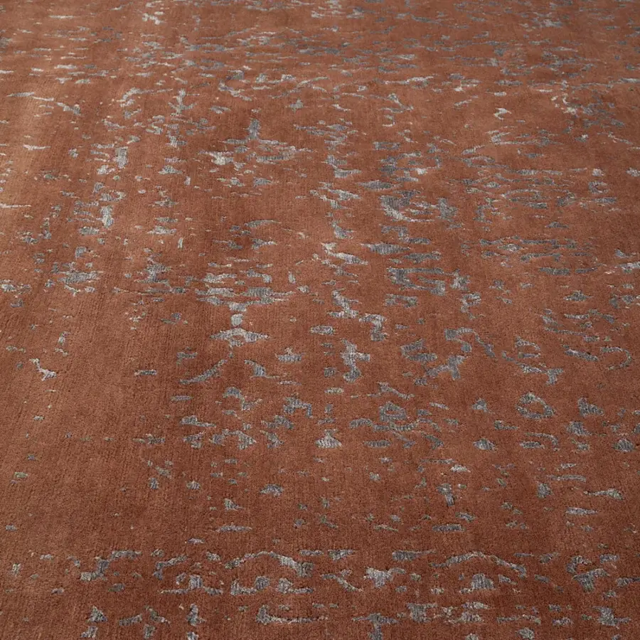 Exceptional Amini Artemisia rug hand-knotted in India with reddish-brown and muted blue-grey wool and viscose, exhibiting a carved finish