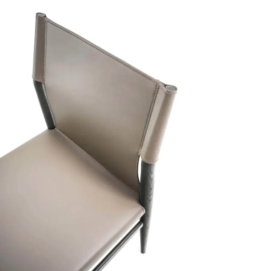 Distinguished Enrico Pellizzoni Ledermann chair built with muted taupe leather and dark satin-finish wood frame