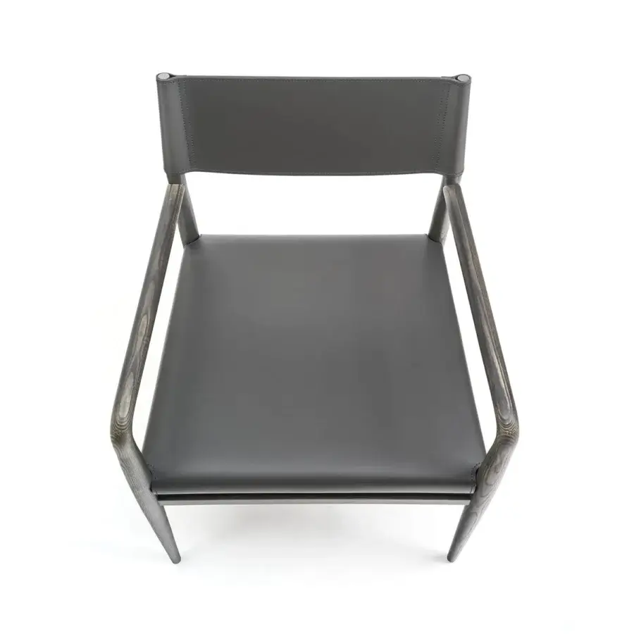 Exceptional Enrico Pellizzoni Ledermann lounge chair with wooden frame and premium leather upholstery in dark charcoal gray tones with satin finish