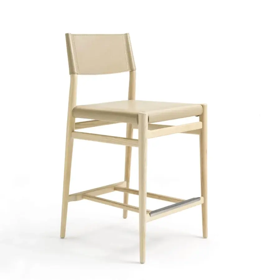 Distinguished Enrico Pellizzoni Ledermann counter stool built with pale beige leather and a light satin tone wooden frame